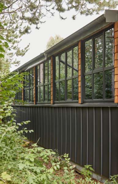 Fassade aus Kombination von Holz und Stahl, Schleusenberg 1, 23896 Panten